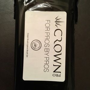 Crown Pro Brush Set